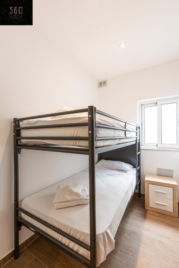 Seafront, Designer Apt With Private Terrace & Wifi By 360 Estates Pietà Extérieur photo